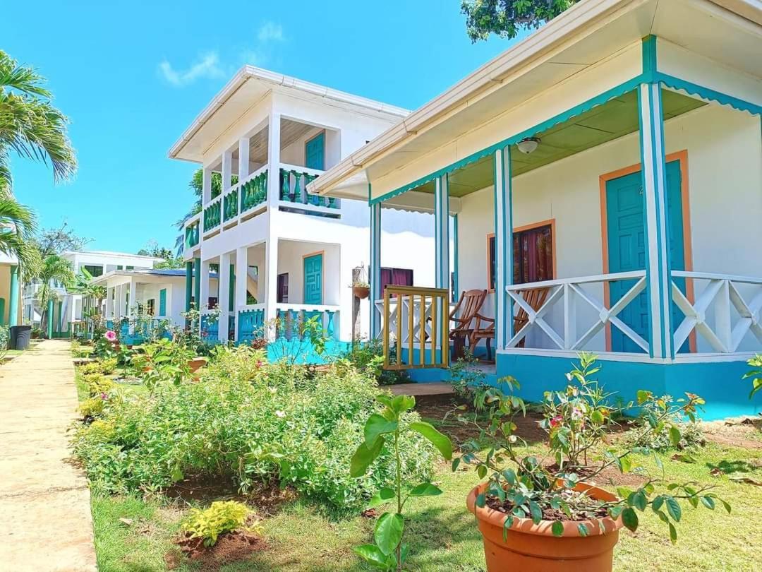 Los Delfines Hotel & Dive Center Corn Island Exterior foto