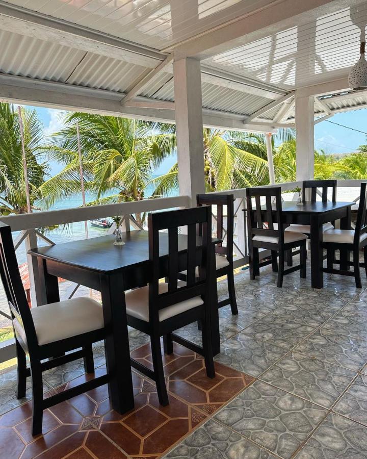 Los Delfines Hotel & Dive Center Corn Island Exterior foto